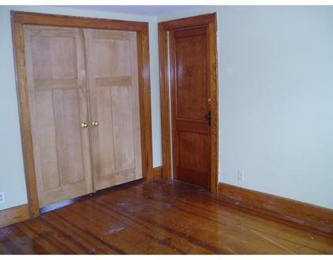 18 Chestnut St, Chicopee, MA 01013 photo 10