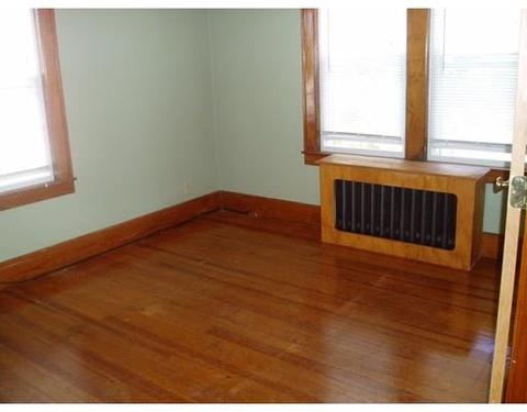 18 Chestnut St, Chicopee, MA 01013 photo 7