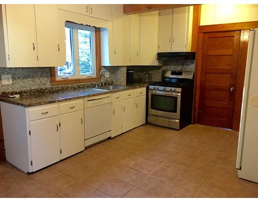132 Windemere St, Springfield, MA 01104 photo 3