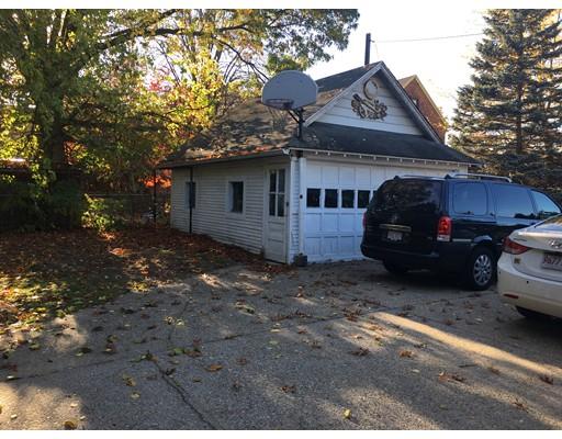 132 Windemere St, Springfield, MA 01104 photo 17