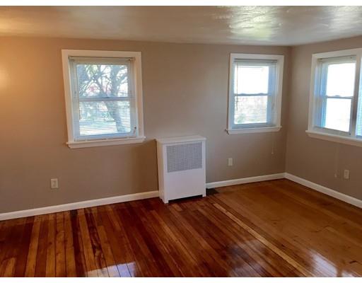 22 Cherrelyn St, Springfield, MA 01104 photo 5