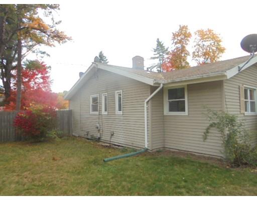 131 Ellendale Cir, Springfield, MA 01128 photo 2