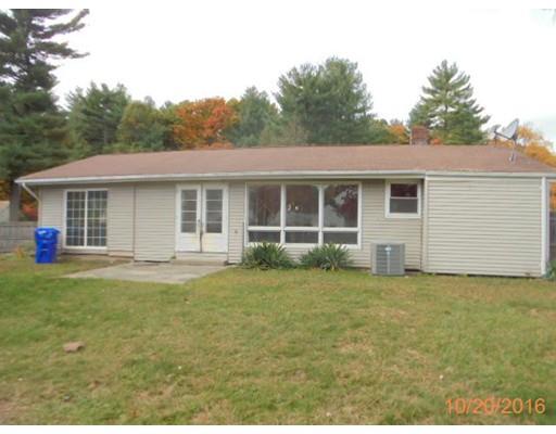 131 Ellendale Cir, Springfield, MA 01128 photo 4
