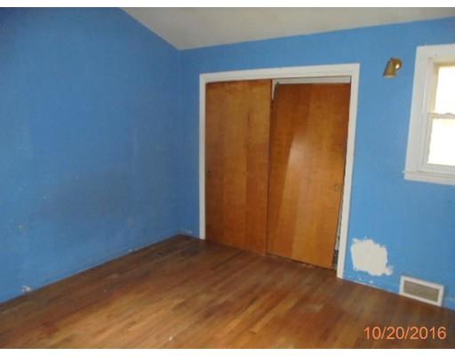 131 Ellendale Cir, Springfield, MA 01128 photo 9