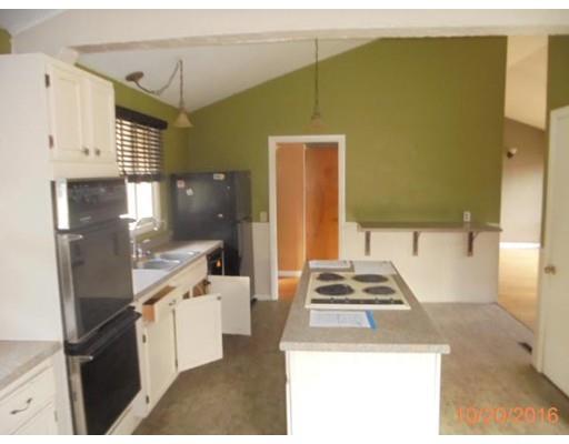 131 Ellendale Cir, Springfield, MA 01128 photo 10