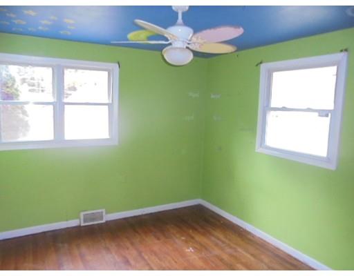 131 Ellendale Cir, Springfield, MA 01128 photo 7