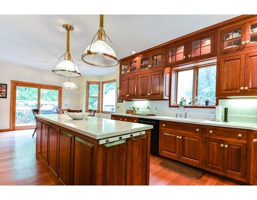 22 Plumbley Rd, Upton, MA 01568 photo 2