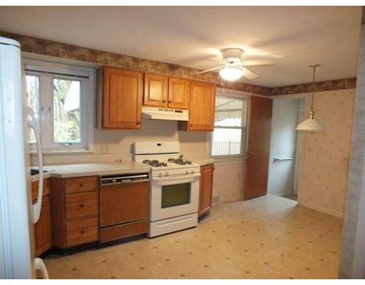 216 Sawmill Rd, Springfield, MA 01118 photo 5