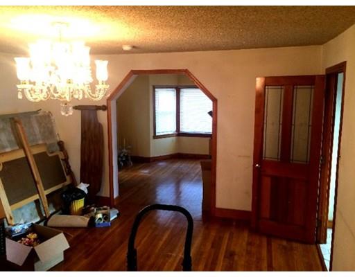 16 Cedar St, Lowell, MA 01852 photo 5