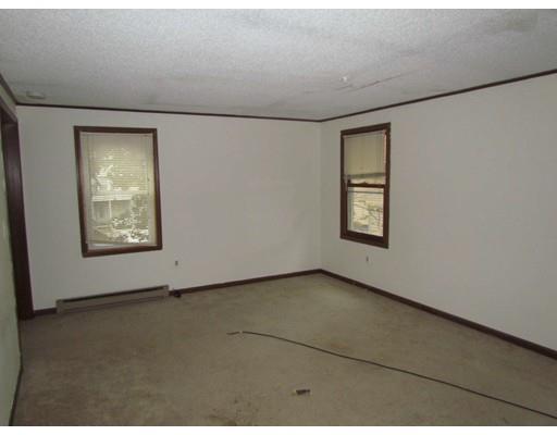 32 Oliver St, Everett, MA 02149 photo 4