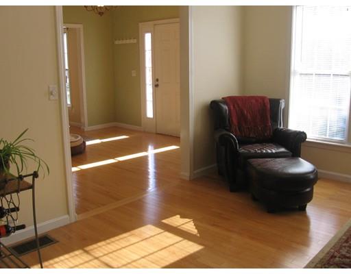 2 Saffron Dr, Worcester, MA 01605 photo 3