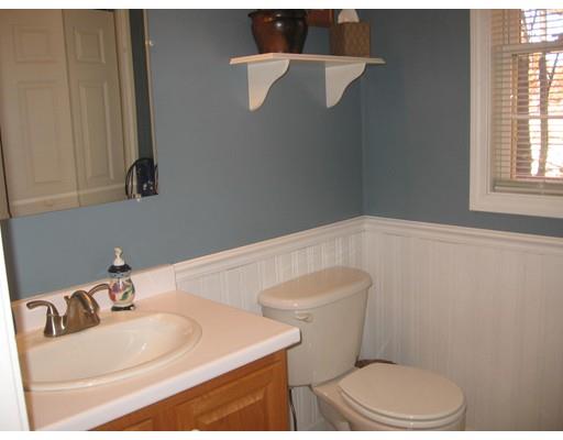 2 Saffron Dr, Worcester, MA 01605 photo 9
