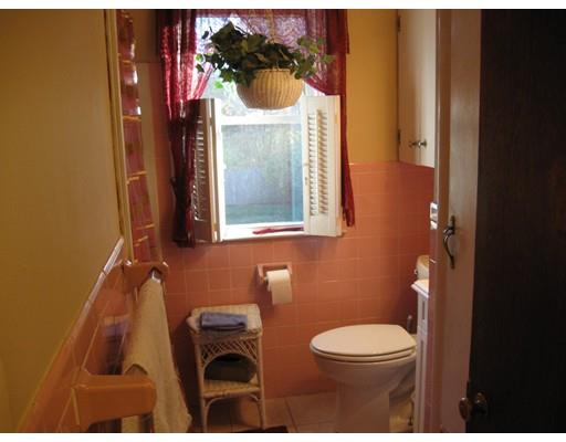 141 Westbrook Dr, Springfield, MA 01129 photo 15
