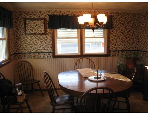 141 Westbrook Dr, Springfield, MA 01129 photo 9