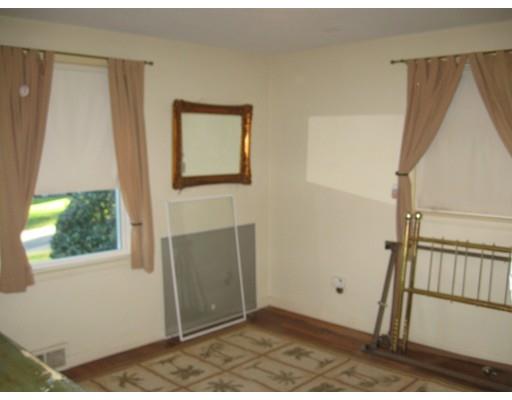 141 Westbrook Dr, Springfield, MA 01129 photo 13