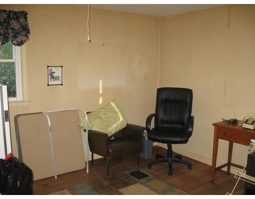 141 Westbrook Dr, Springfield, MA 01129 photo 12
