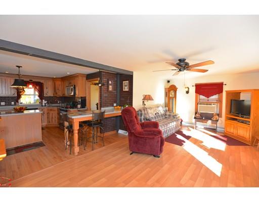 24 Elaine St, Webster, MA 01570 photo 3