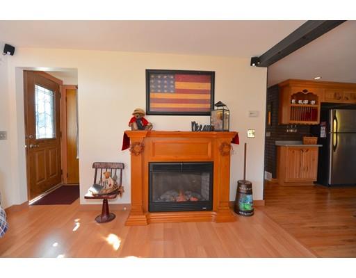 24 Elaine St, Webster, MA 01570 photo 5