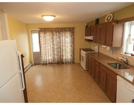 112 Muzzy St, Chicopee, MA 01020 photo 4