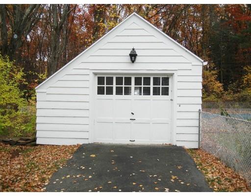 1537 Plumtree Rd, Springfield, MA 01119 photo 3