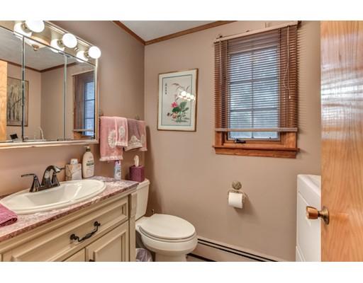 4 Macarthur Rd, Stoneham, MA 02180 photo 11