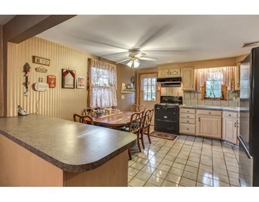 4 Macarthur Rd, Stoneham, MA 02180 photo 8