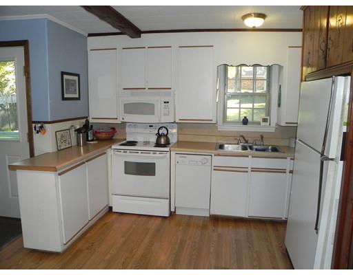 34 Forest St, Danvers, MA 01923 photo 4