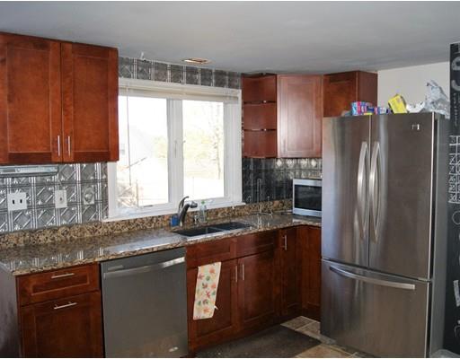 16 Acacia St, Gloucester, MA 01930 photo 2