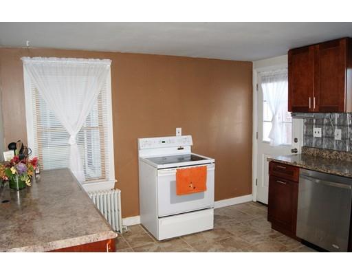 16 Acacia St, Gloucester, MA 01930 photo 3