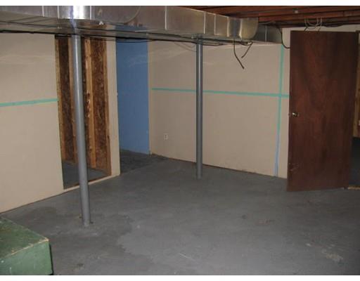 34 Capitol Rd, Springfield, MA 01119 photo 14