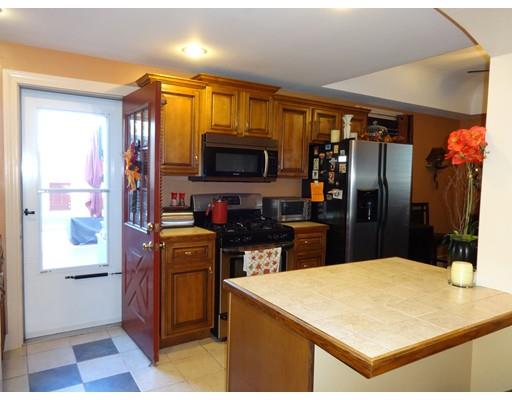 35 Kilburn St, Fall River, MA 02724 photo 4