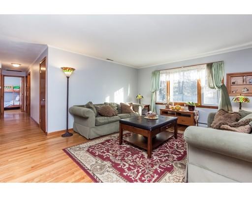 63 Gerald St, Springfield, MA 01109 photo 5
