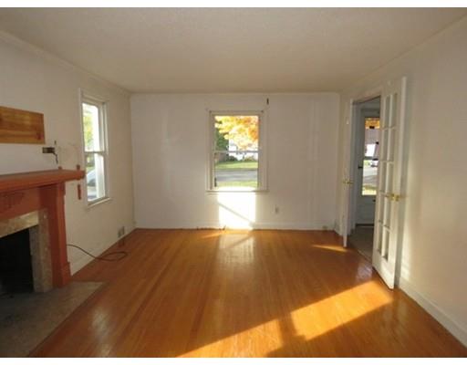 385 Plumtree Rd, Springfield, MA 01118 photo 8