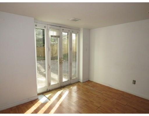 385 Plumtree Rd, Springfield, MA 01118 photo 10