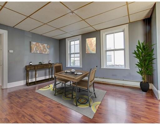 37 Derby St, Gloucester, MA 01930 photo 3