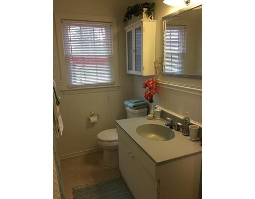 2 Bancroft Cir, Framingham, MA 01701 photo 17