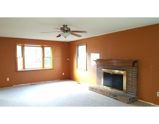 14 Matthew Dr, Easthampton, MA 01027 photo 9