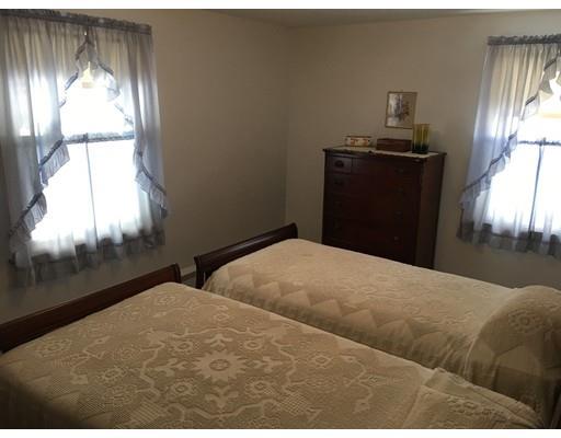 27 Kane St, Springfield, MA 01119 photo 4