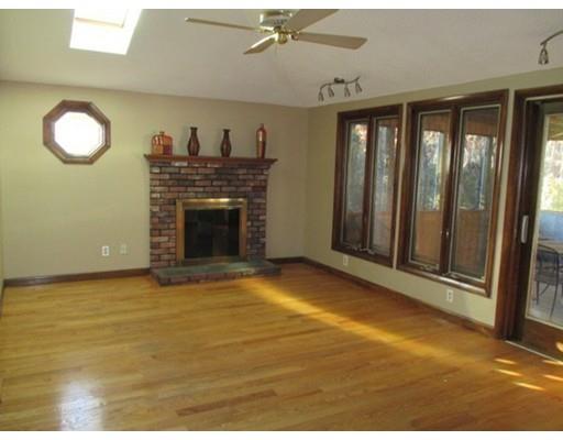 169 Labelle Cir, Chicopee, MA 01020 photo 8