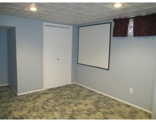 169 Labelle Cir, Chicopee, MA 01020 photo 20