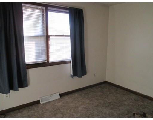 169 Labelle Cir, Chicopee, MA 01020 photo 15