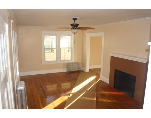 107 Blaine St, Springfield, MA 01108 photo 1