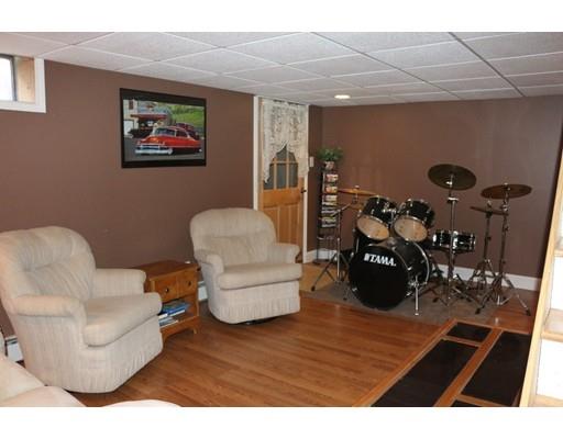 2 Coderre Dr, Bellingham, MA 02019 photo 11
