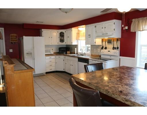 2 Coderre Dr, Bellingham, MA 02019 photo 3