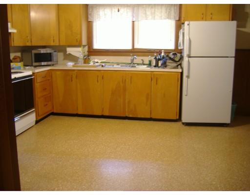 8 Schofield Ave, Dudley, MA 01571 photo 3