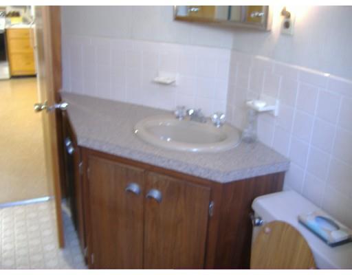 8 Schofield Ave, Dudley, MA 01571 photo 4