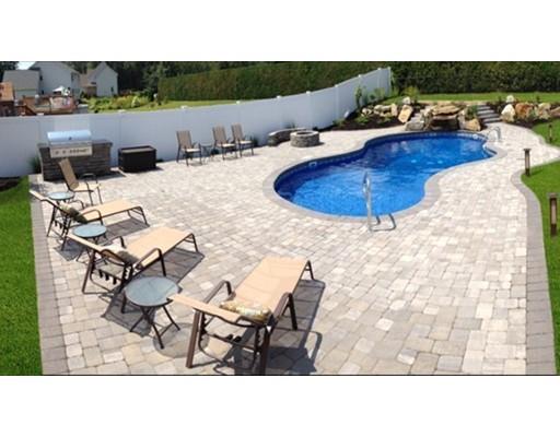 11 Willow Cir, Easthampton, MA 01027 photo 4