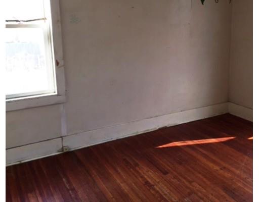 20 Sycamore St, Springfield, MA 01109 photo 4