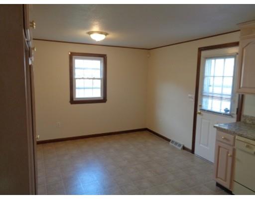 133 Entrybrook Dr, Springfield, MA 01108 photo 6