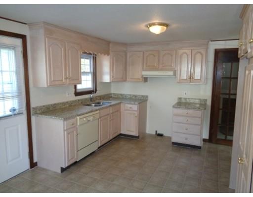 133 Entrybrook Dr, Springfield, MA 01108 photo 5